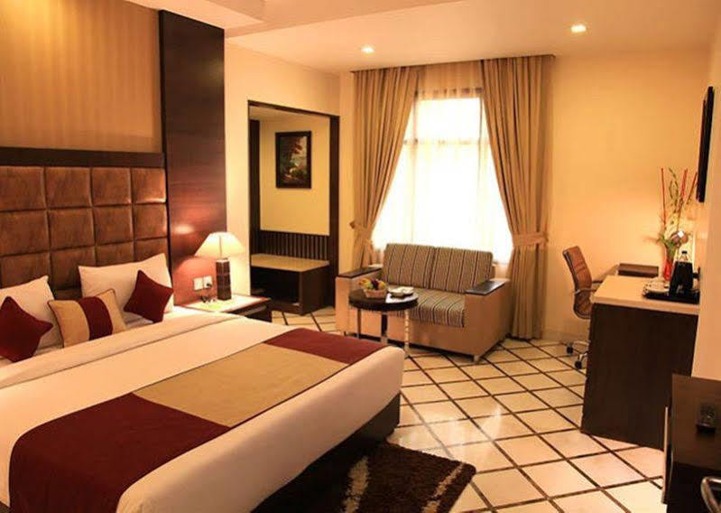 Hotel Florence Nueva Delhi Exterior foto